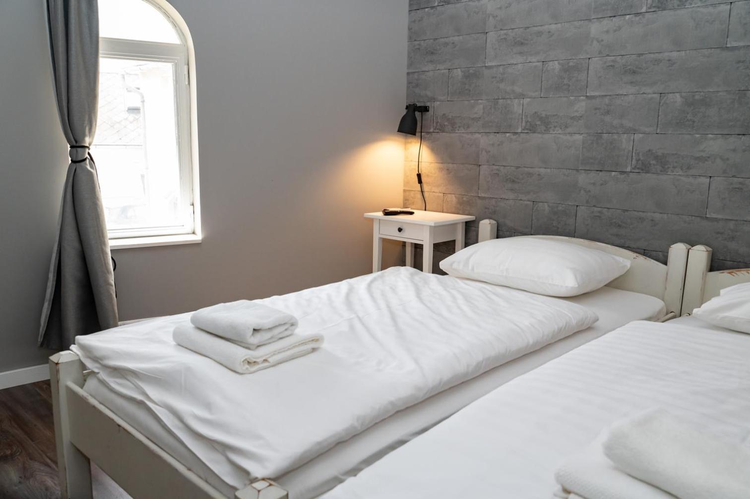 Hotel Kostel Panzio Kesztolc Zewnętrze zdjęcie