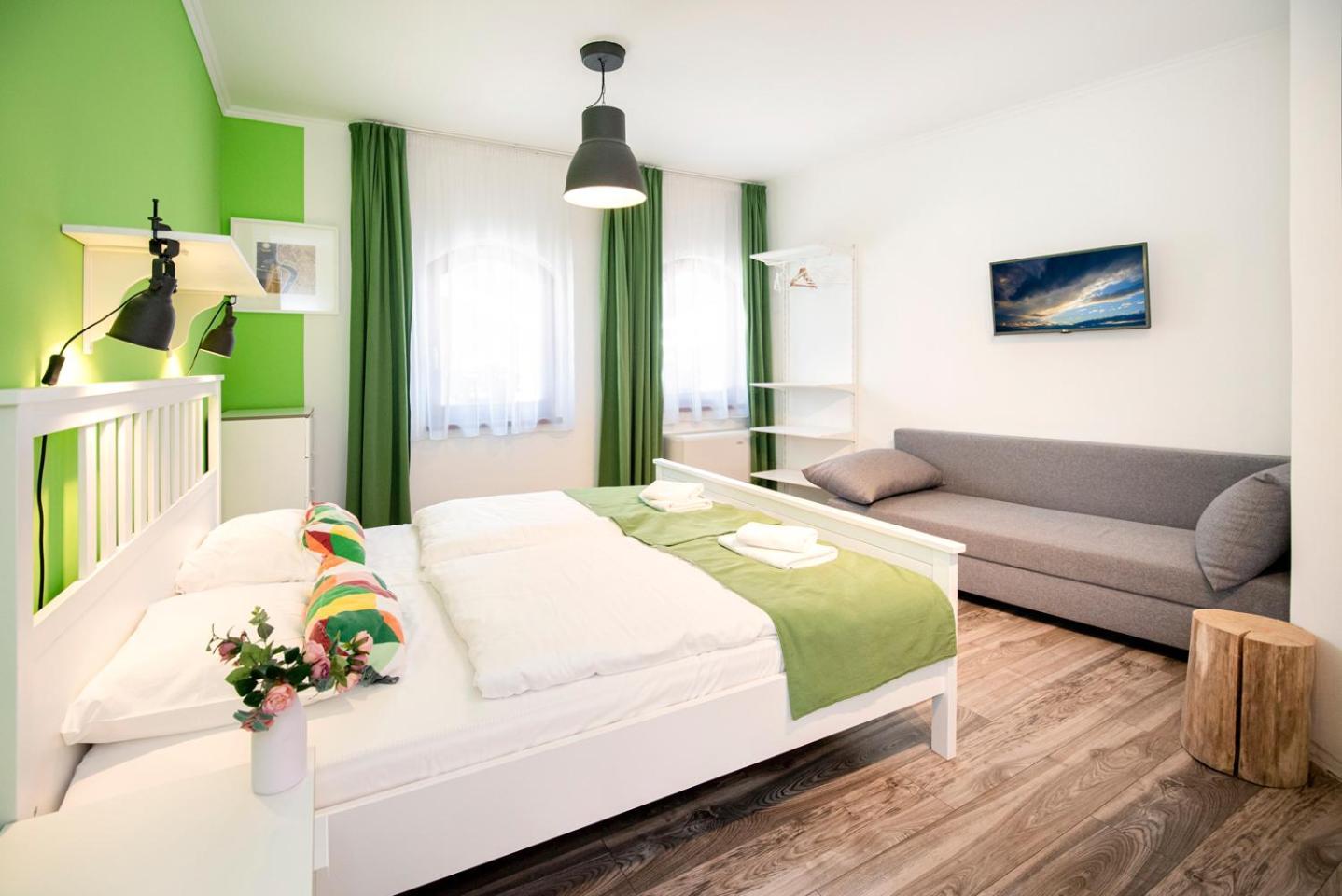 Hotel Kostel Panzio Kesztolc Zewnętrze zdjęcie