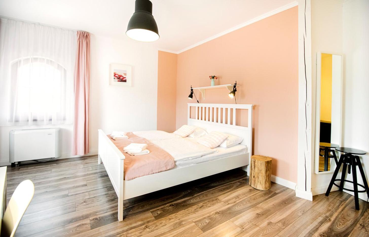 Hotel Kostel Panzio Kesztolc Zewnętrze zdjęcie