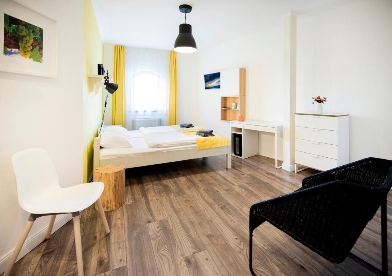 Hotel Kostel Panzio Kesztolc Zewnętrze zdjęcie