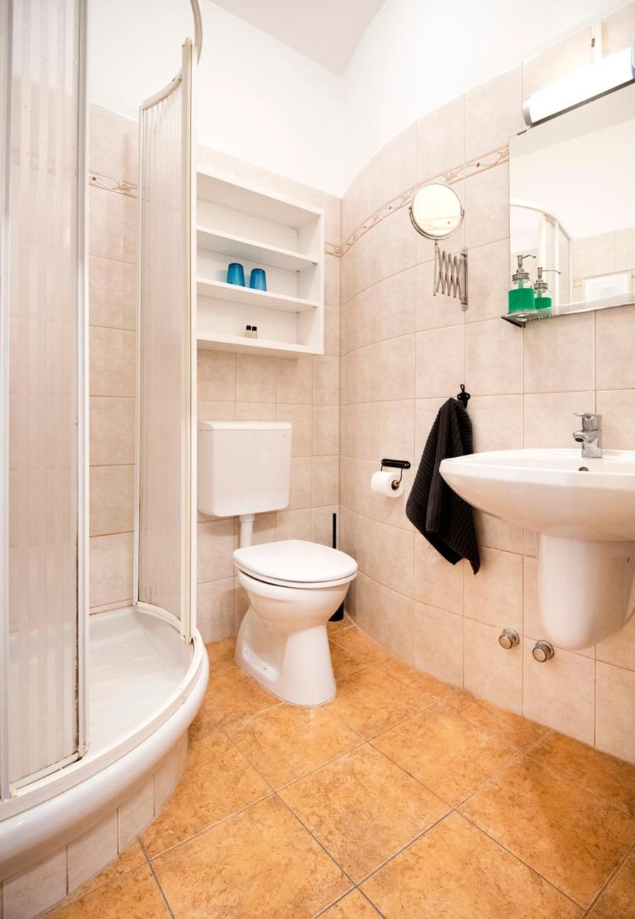Hotel Kostel Panzio Kesztolc Zewnętrze zdjęcie