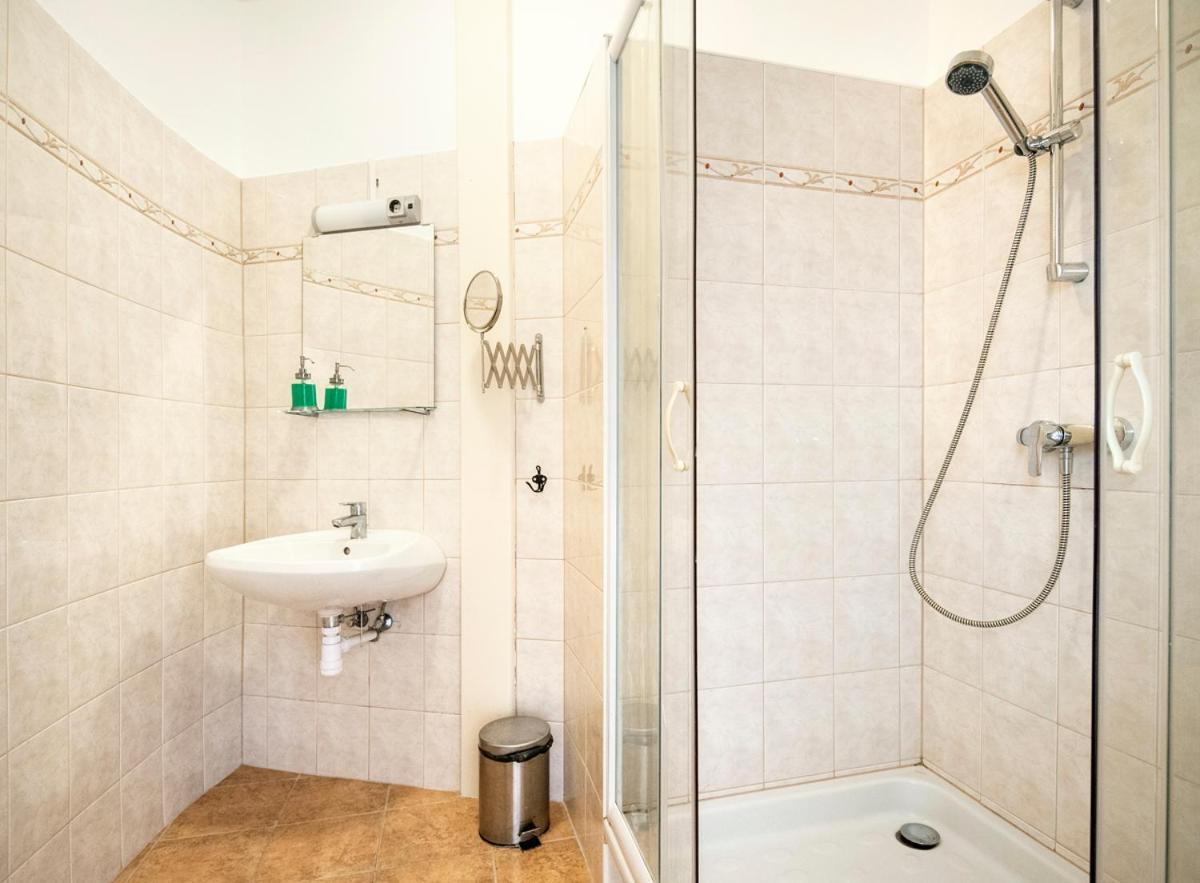 Hotel Kostel Panzio Kesztolc Zewnętrze zdjęcie