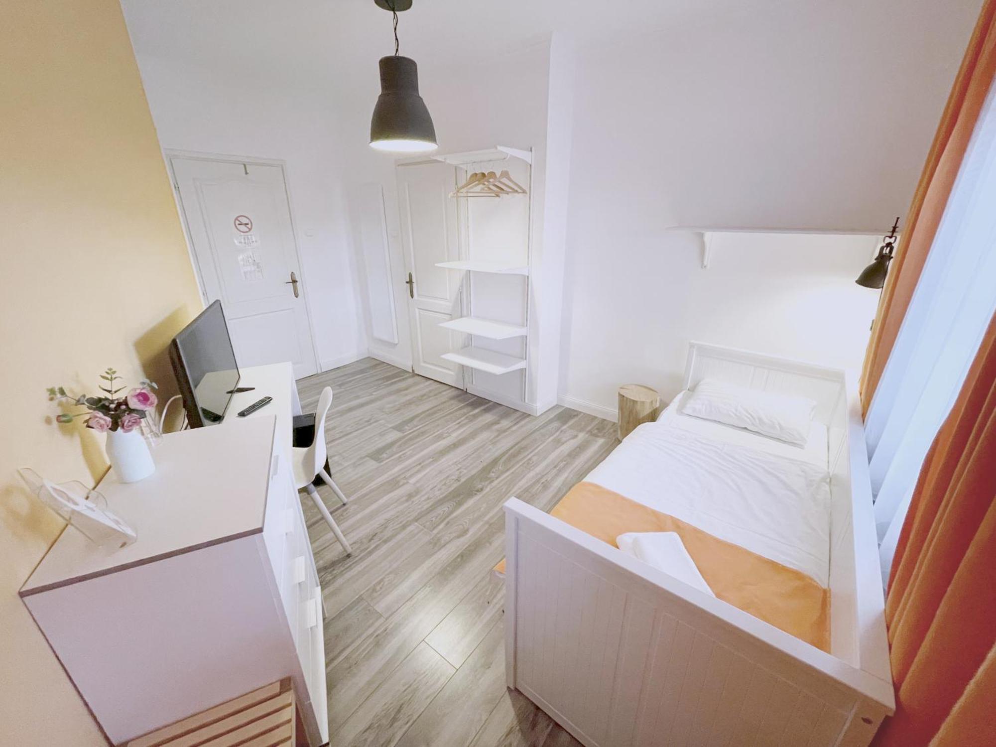 Hotel Kostel Panzio Kesztolc Zewnętrze zdjęcie
